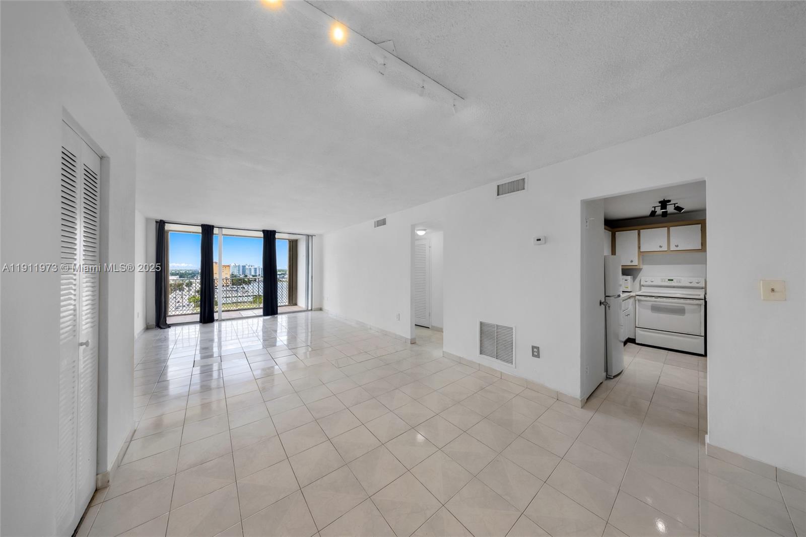 1865 79th St Cswy #14D North Bay Village, FL 33141