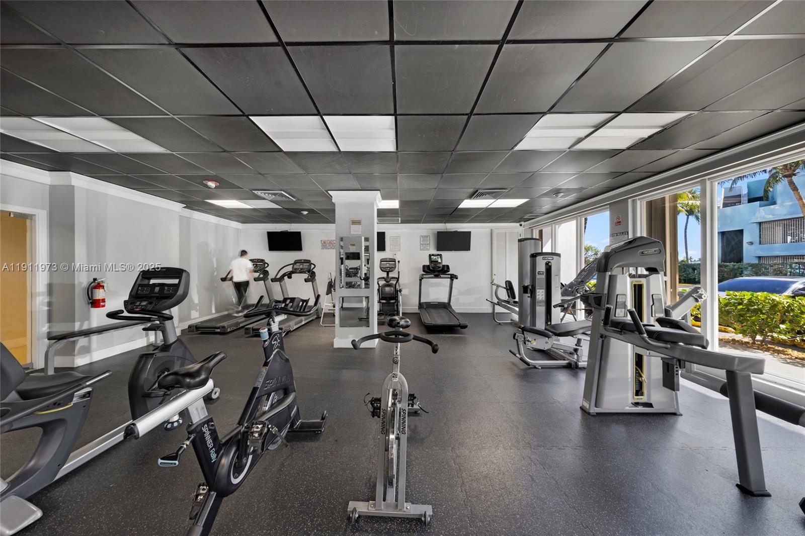 1865 79th St Cswy #14D North Bay Village, FL 33141