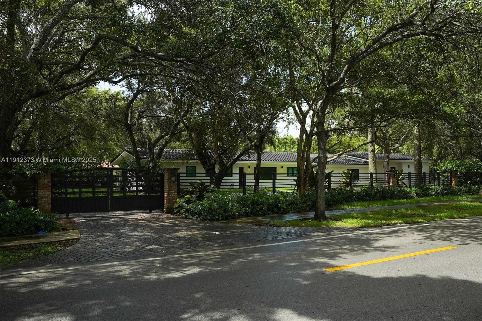 6230 SW 112th St #* Pinecrest, FL 33156