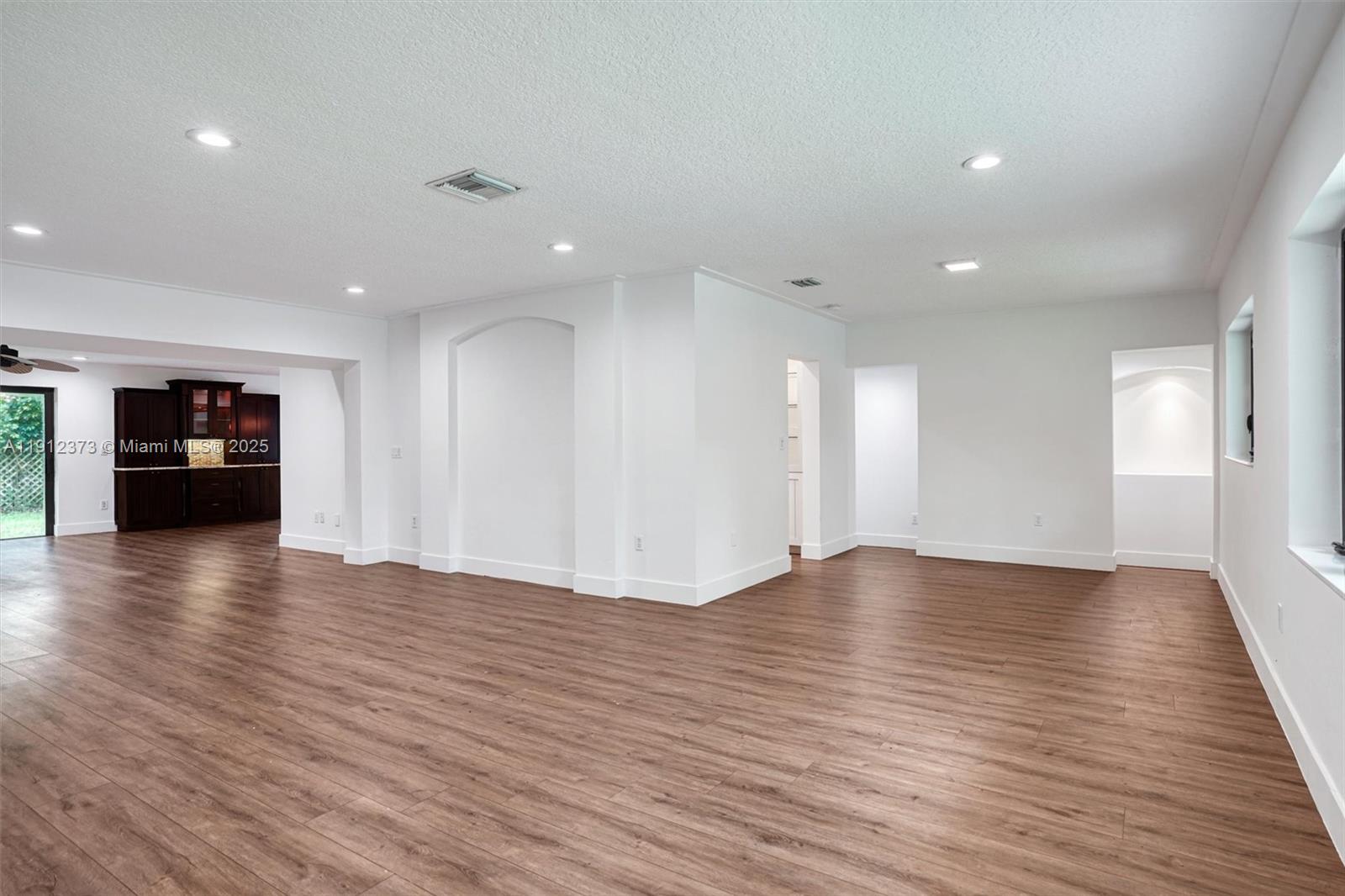 6230 SW 112th St #* Pinecrest, FL 33156