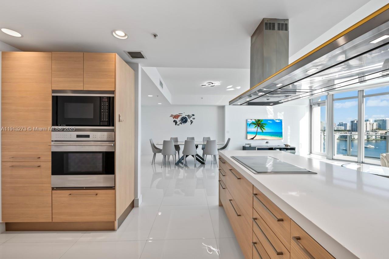 17301 Biscayne Blvd #811 North Miami Beach, FL 33160