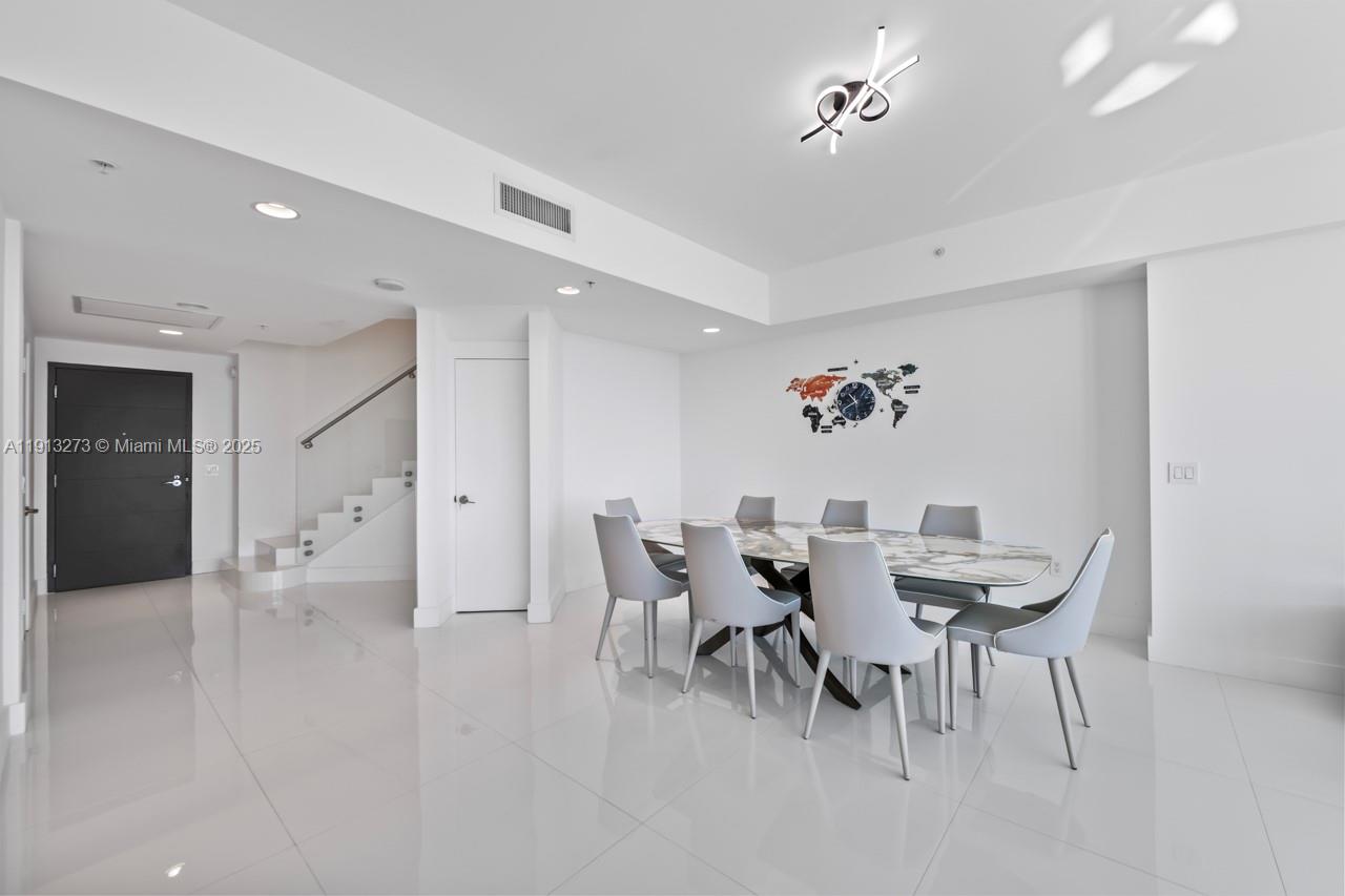 17301 Biscayne Blvd #811 North Miami Beach, FL 33160