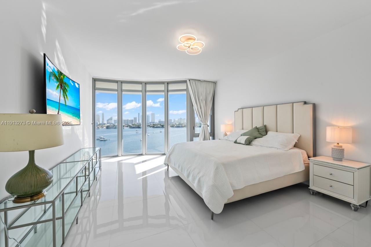 17301 Biscayne Blvd #811 North Miami Beach, FL 33160