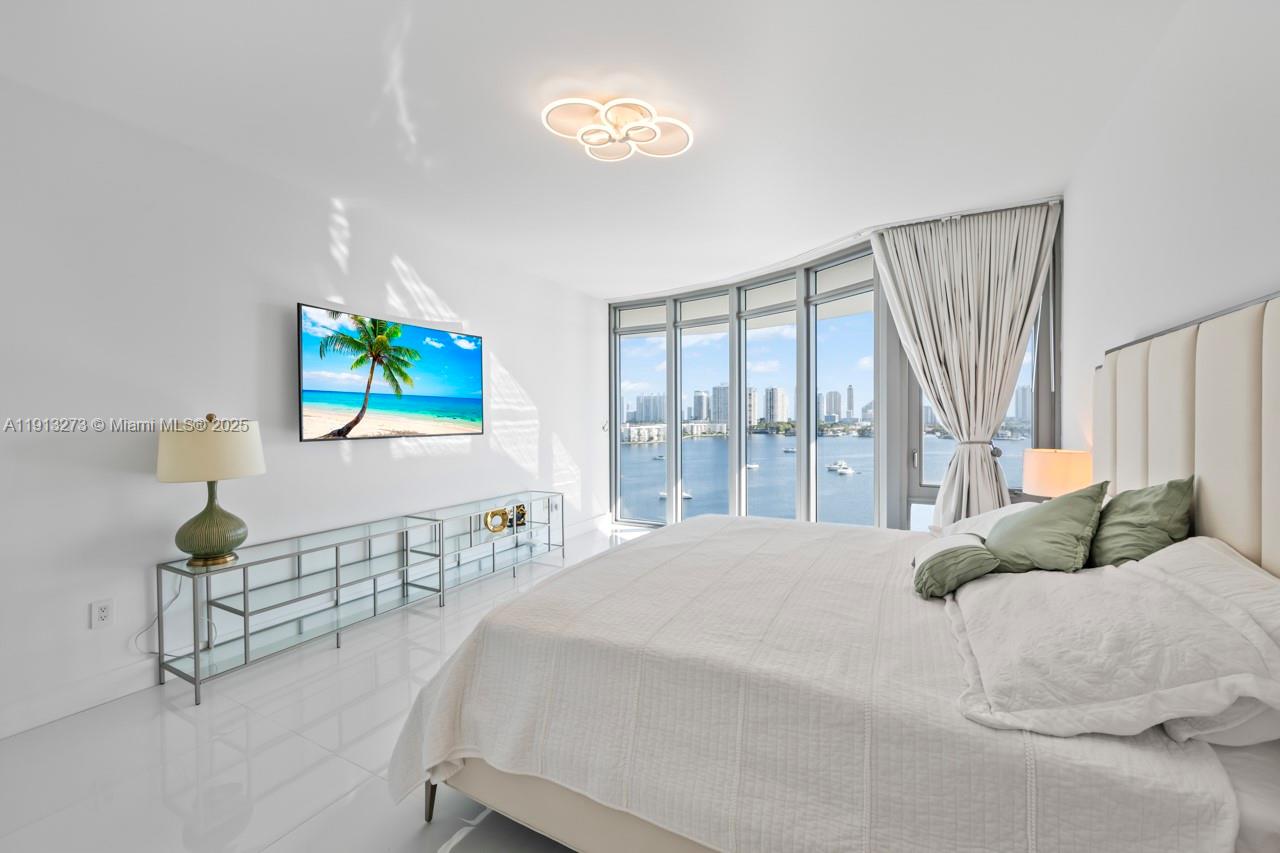 17301 Biscayne Blvd #811 North Miami Beach, FL 33160