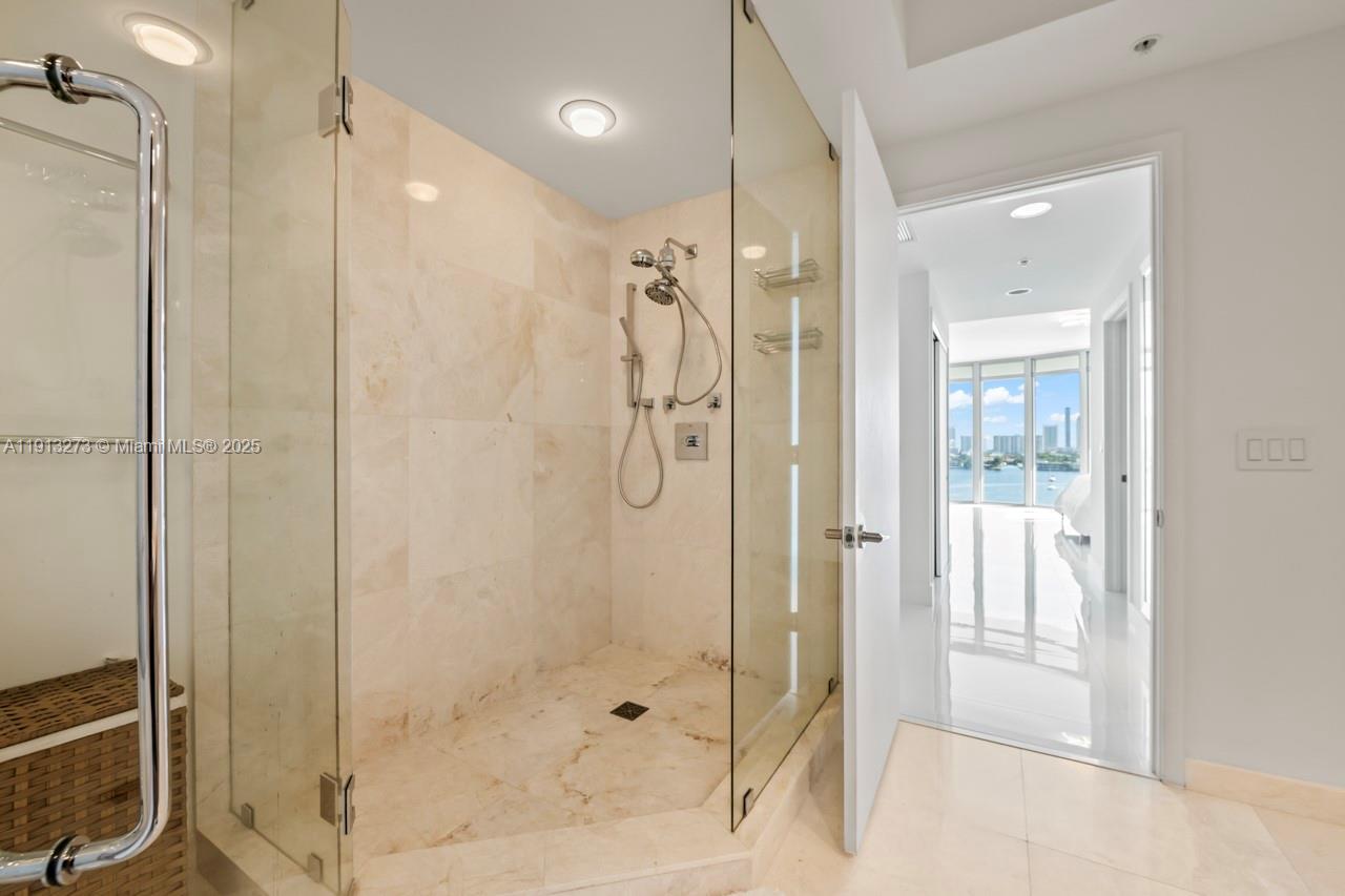 17301 Biscayne Blvd #811 North Miami Beach, FL 33160