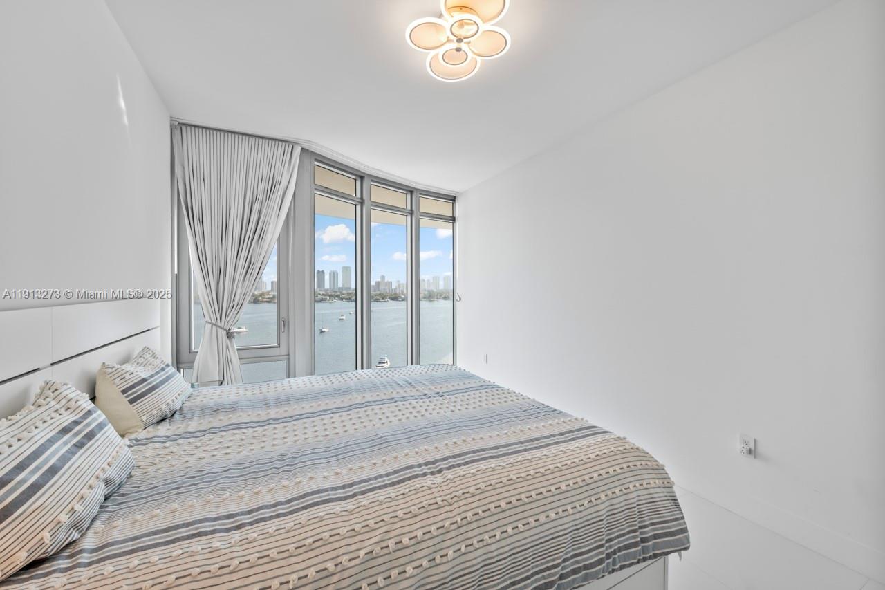 17301 Biscayne Blvd #811 North Miami Beach, FL 33160