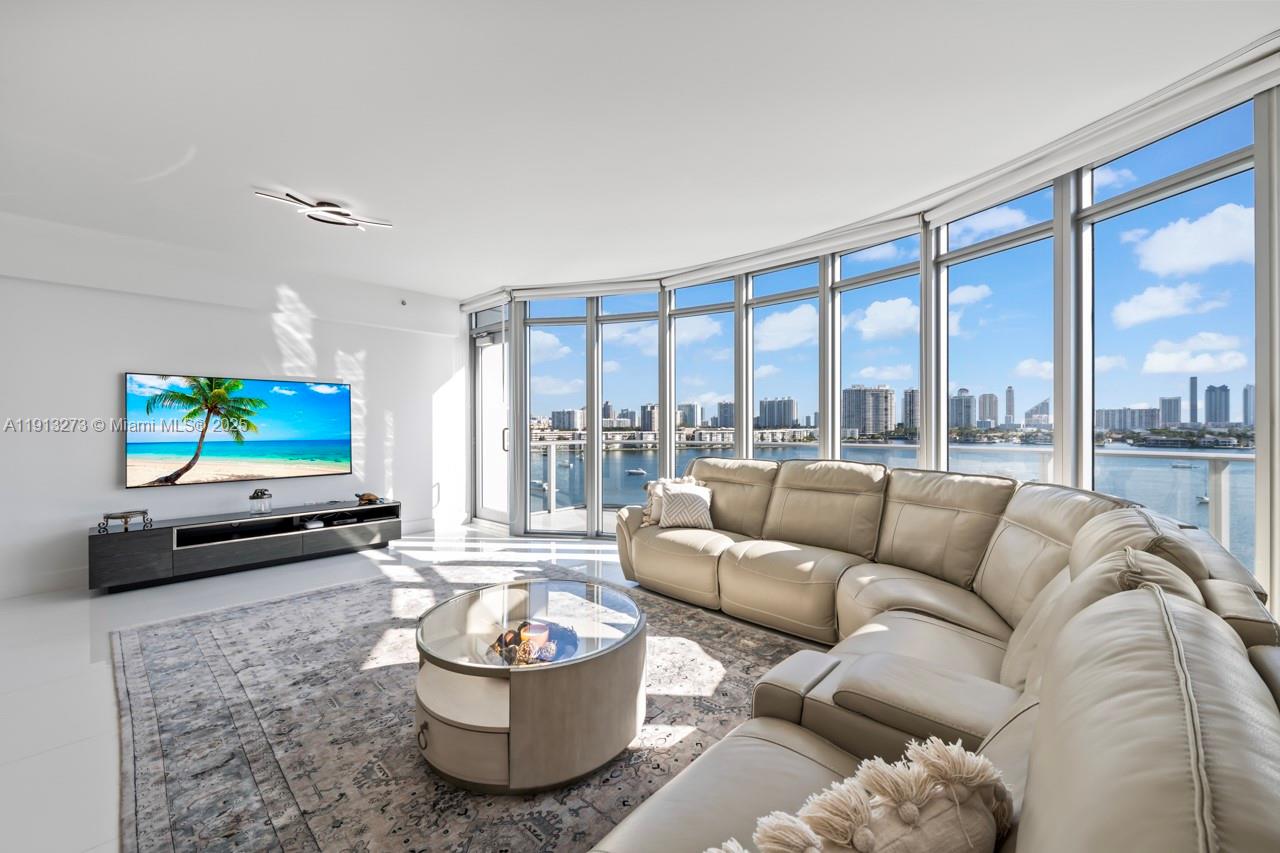 17301 Biscayne Blvd #811 North Miami Beach, FL 33160