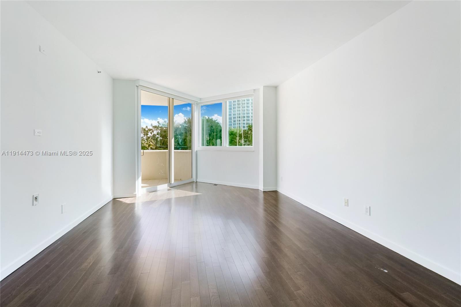 300 S Pointe Dr #405 Miami Beach, FL 33139