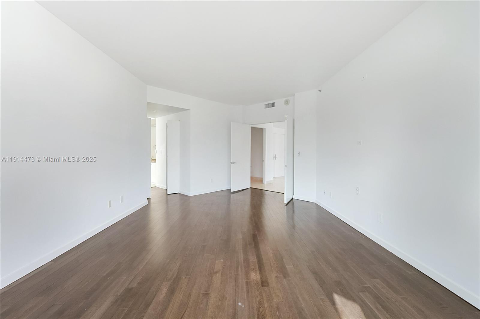 300 S Pointe Dr #405 Miami Beach, FL 33139