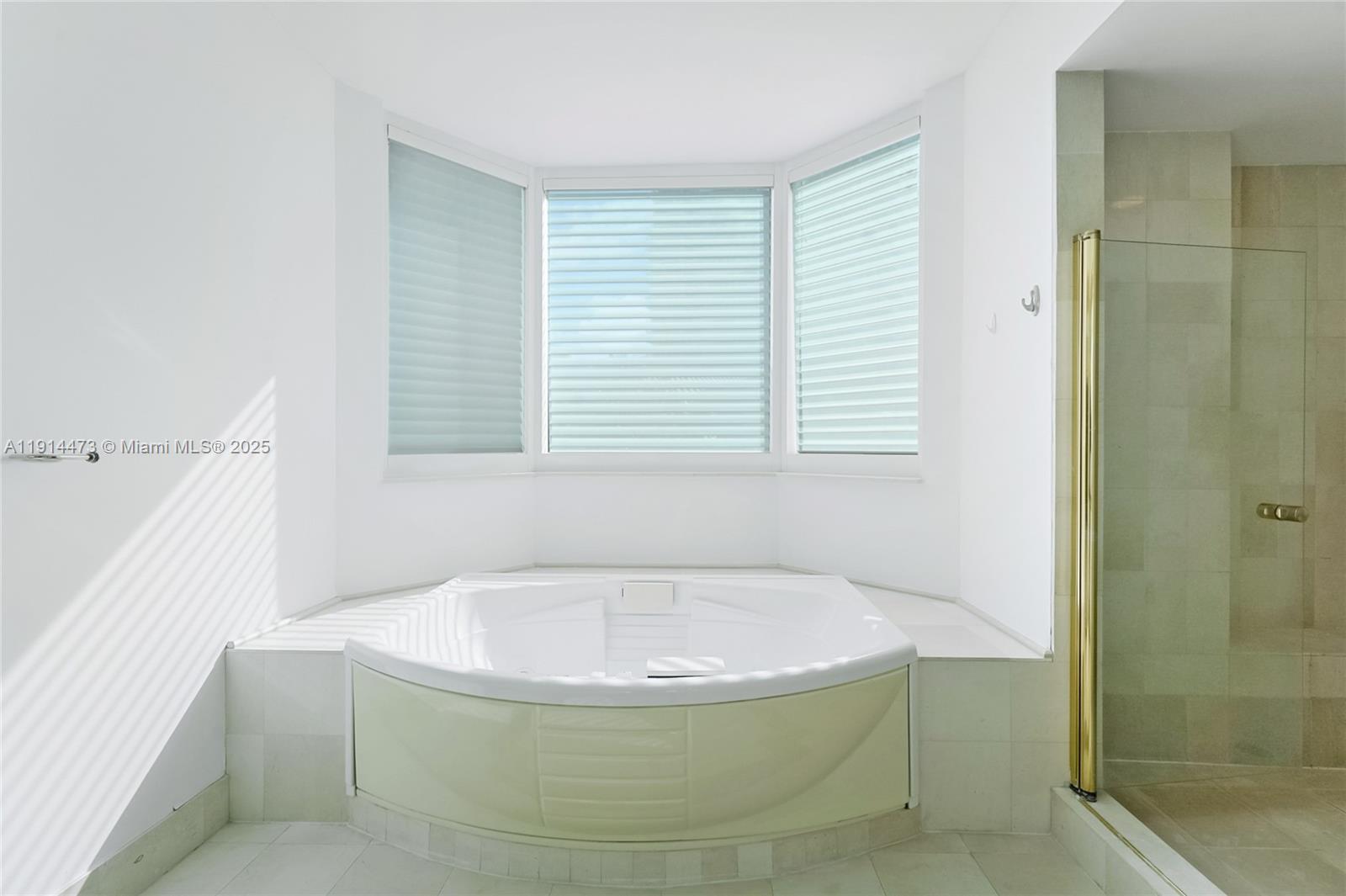 300 S Pointe Dr #405 Miami Beach, FL 33139