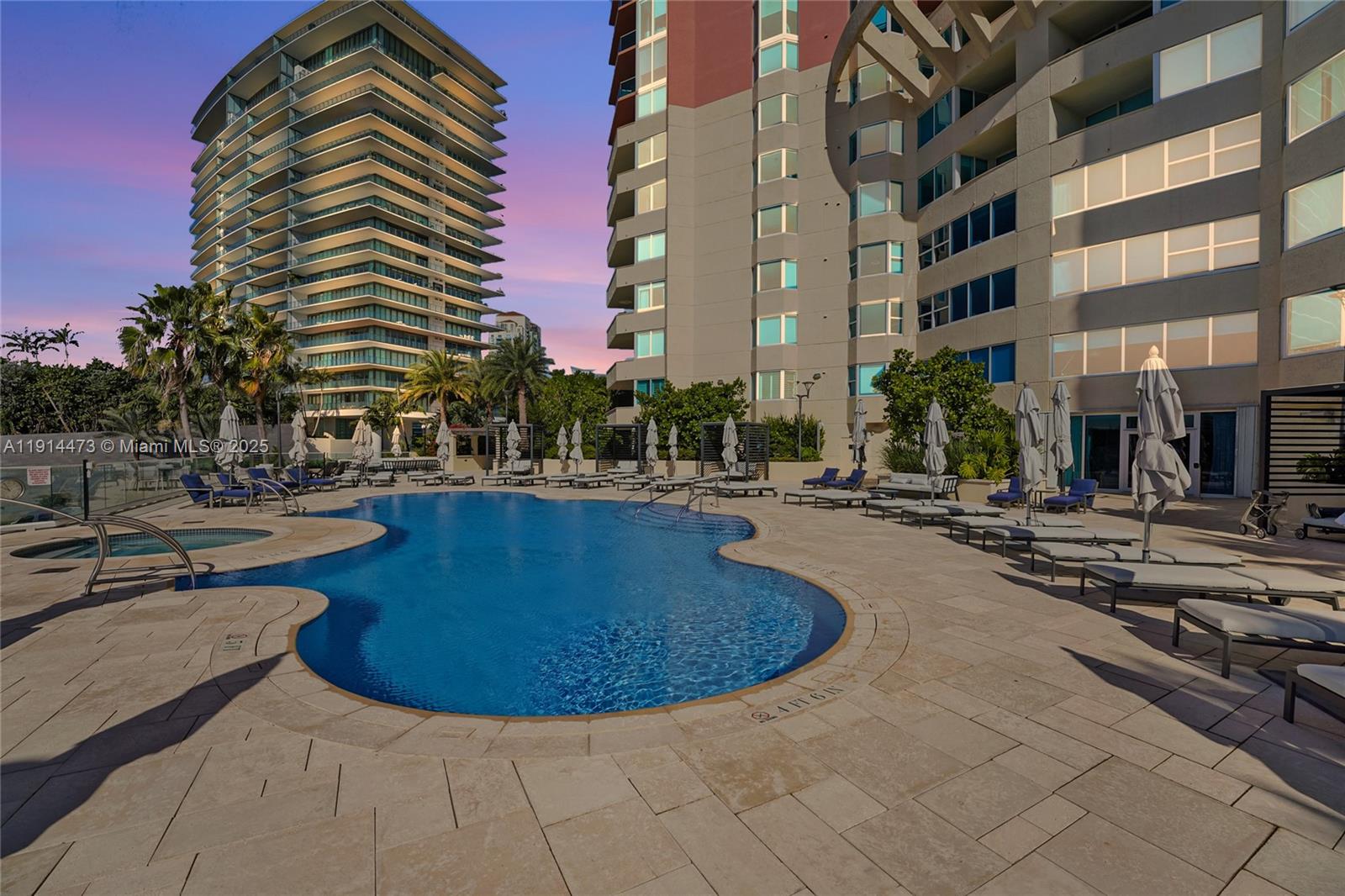 300 S Pointe Dr #405 Miami Beach, FL 33139