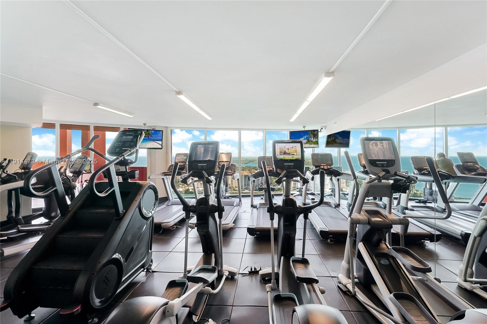 300 S Pointe Dr #405 Miami Beach, FL 33139