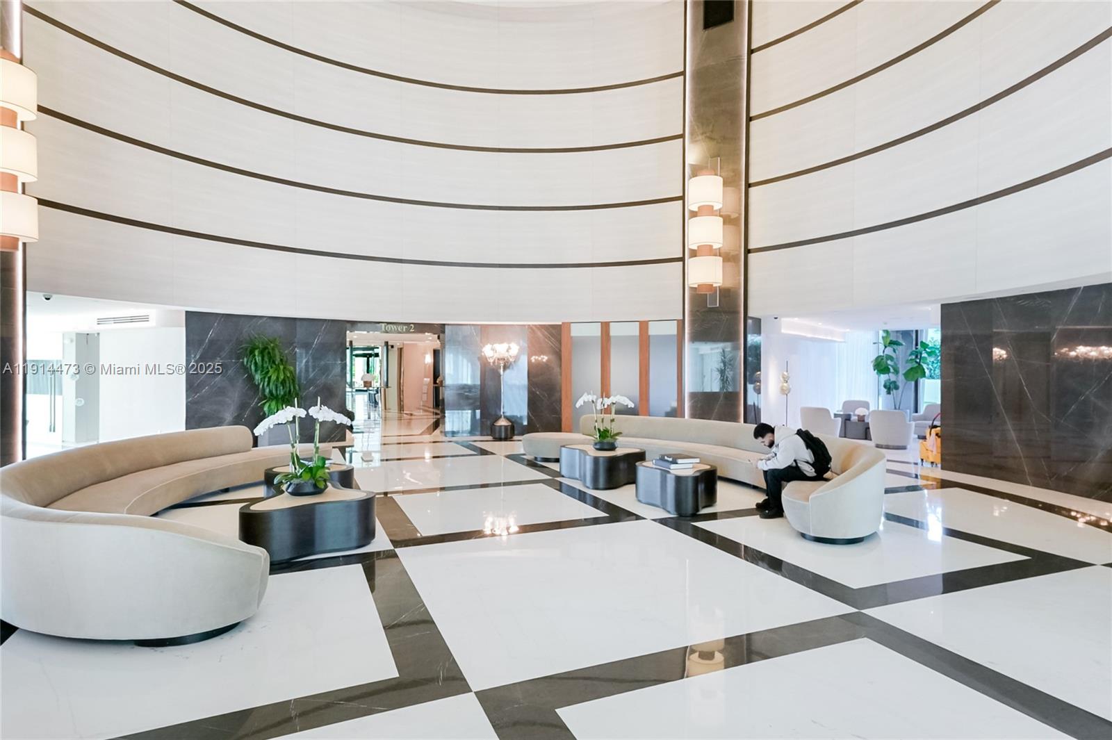 300 S Pointe Dr #405 Miami Beach, FL 33139