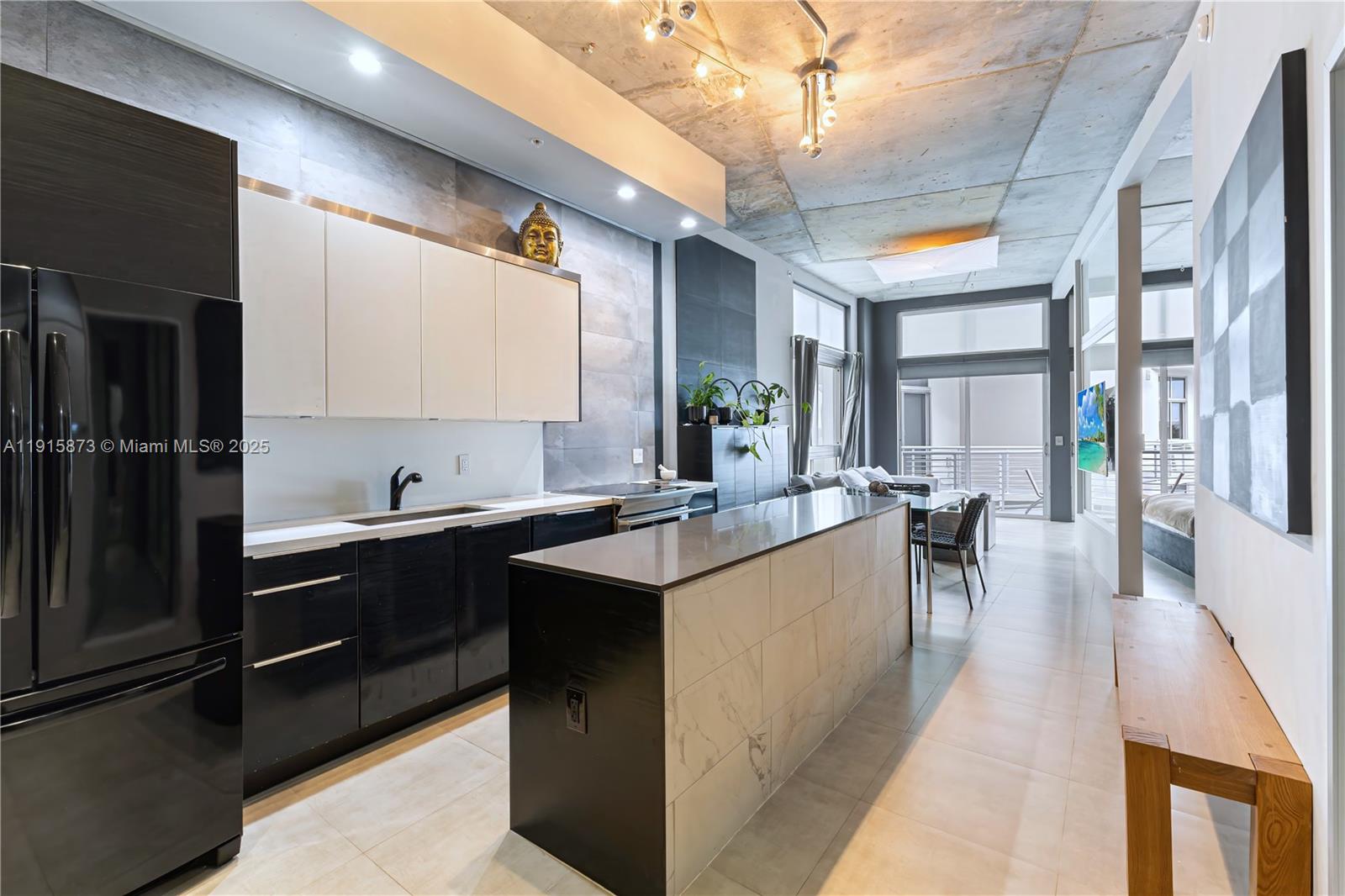 2001 Meridian Ave #515