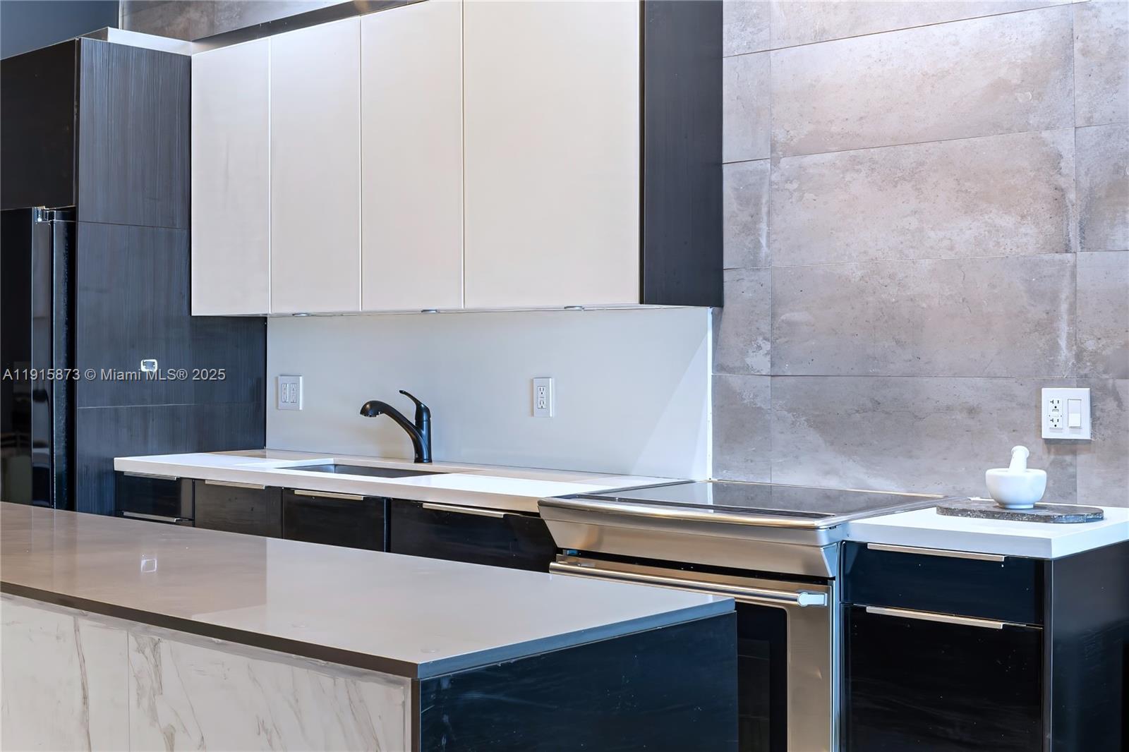 image The Meridian Condo2