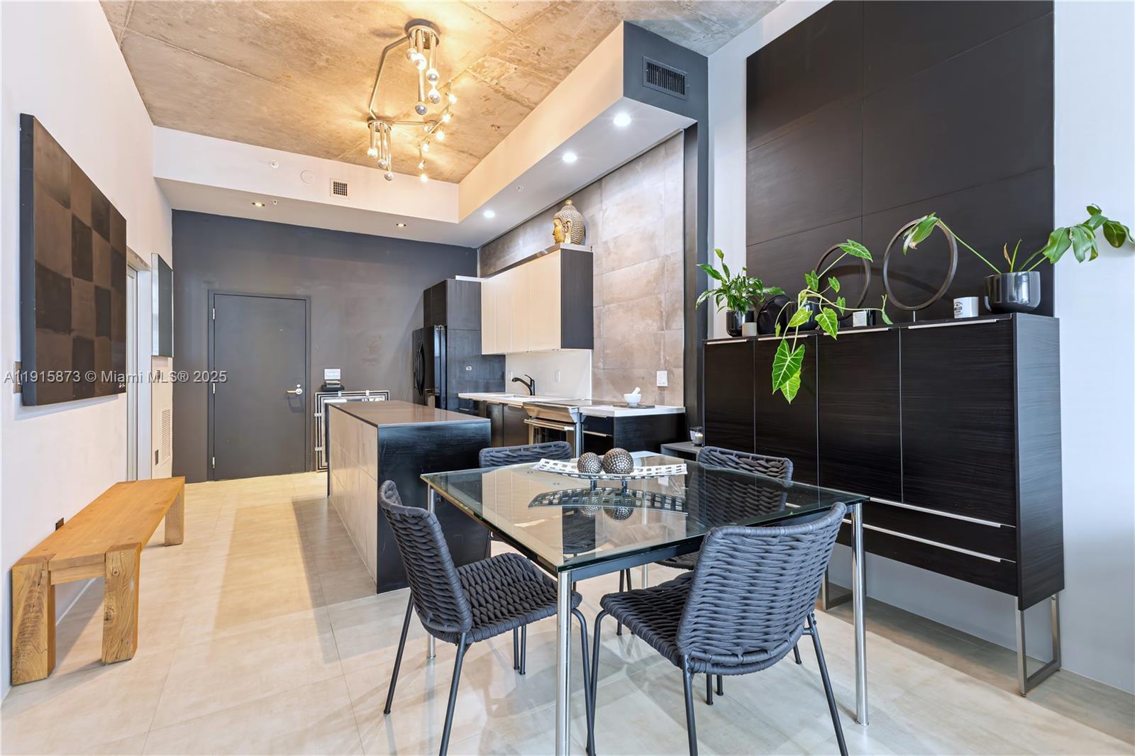 image The Meridian Condo7