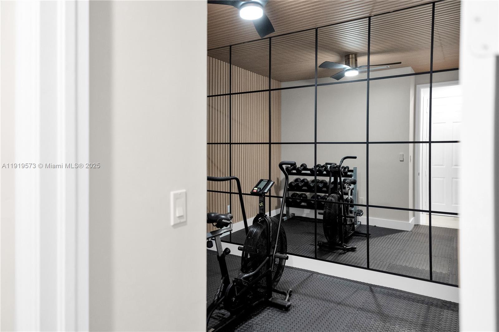 3907 NE 170th St #3907 North Miami Beach, FL 33160