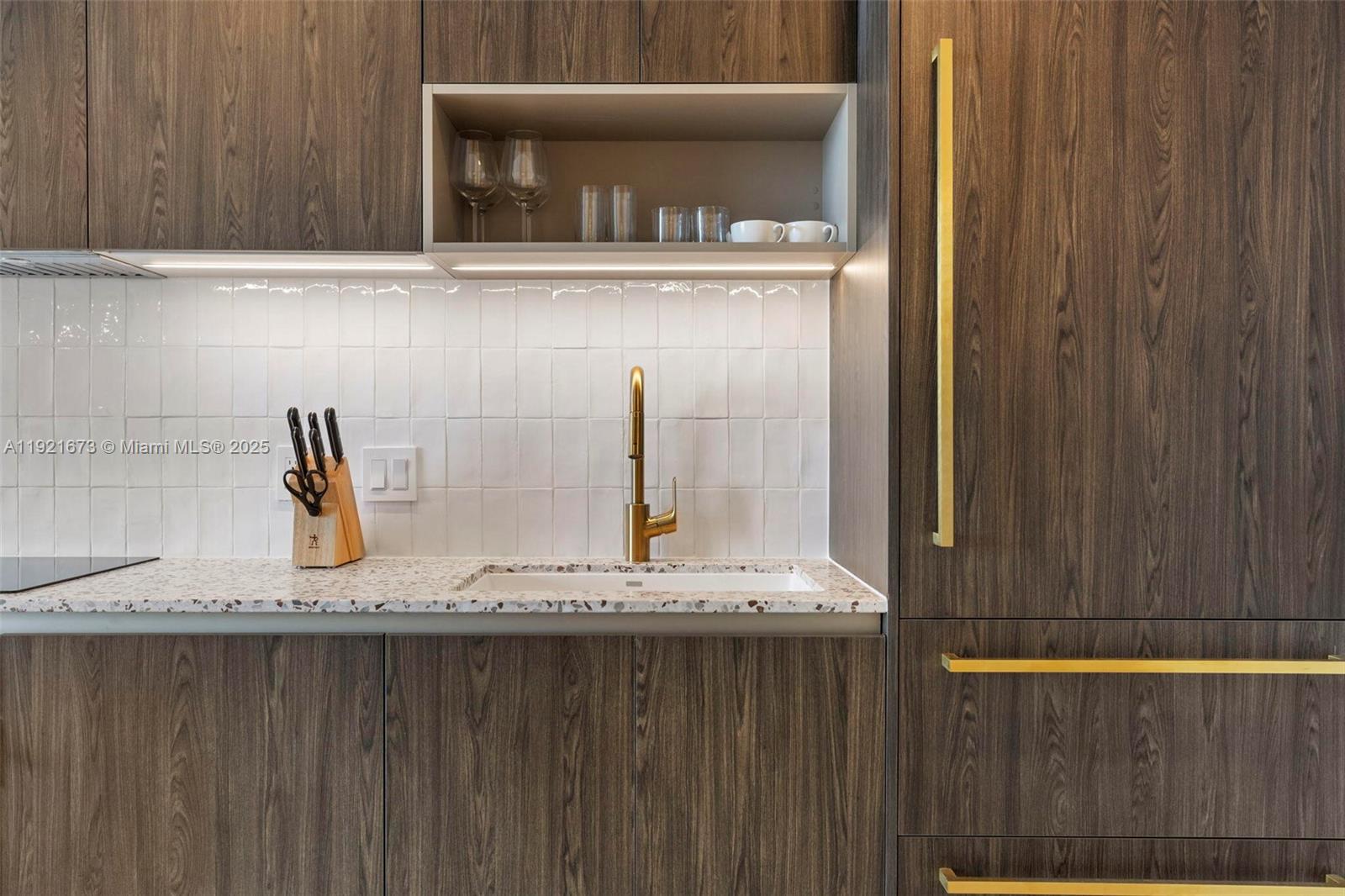 image Gale Residence9