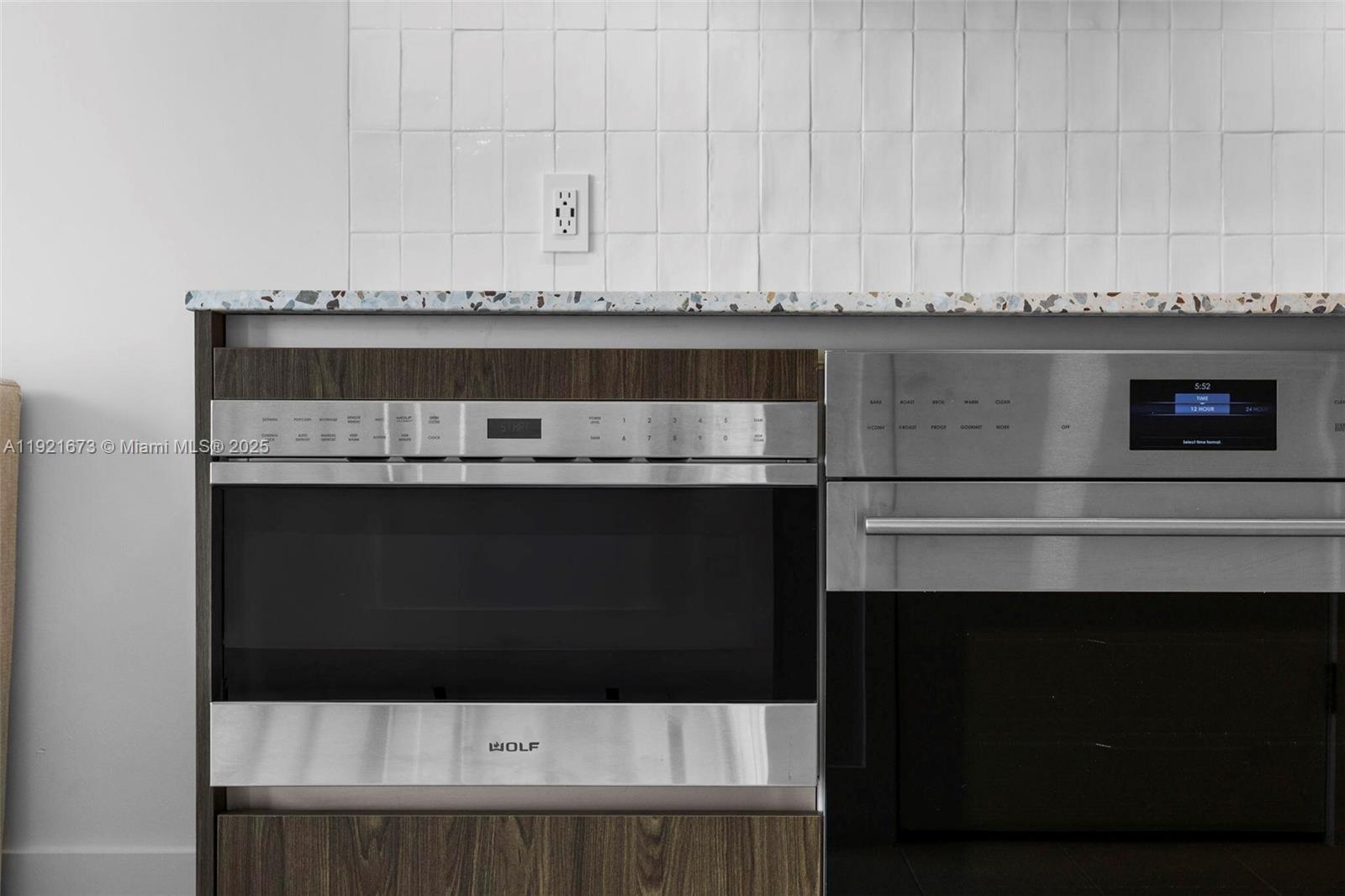 image Gale Residence10