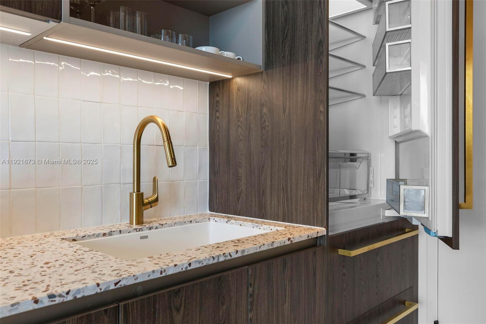 image Gale Residence11