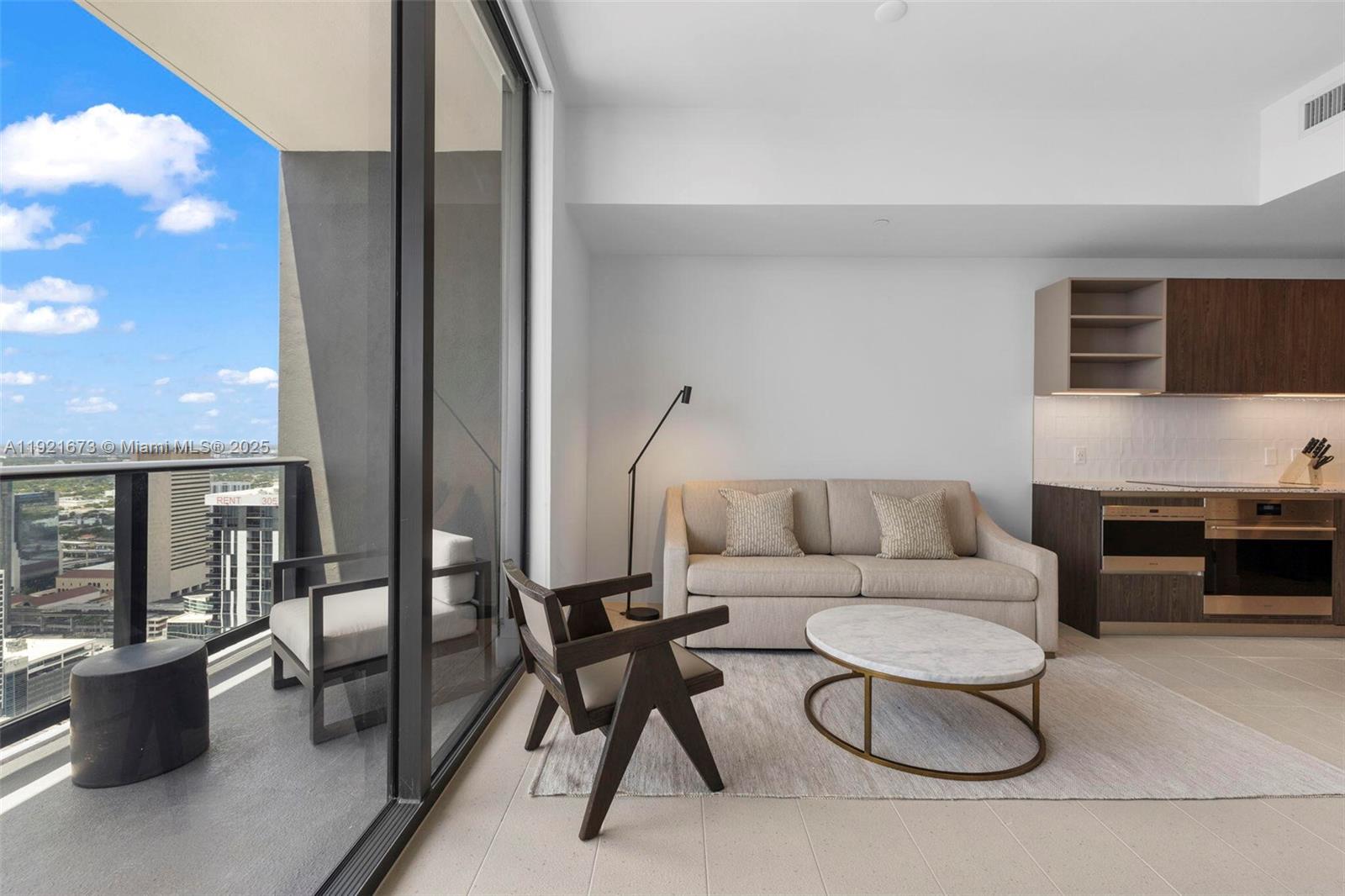 image Gale Residence3