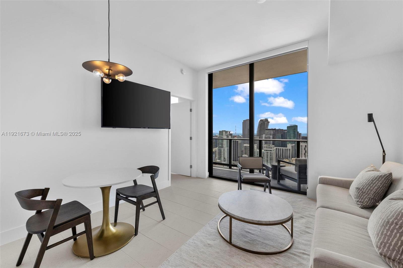 image Gale Residence4