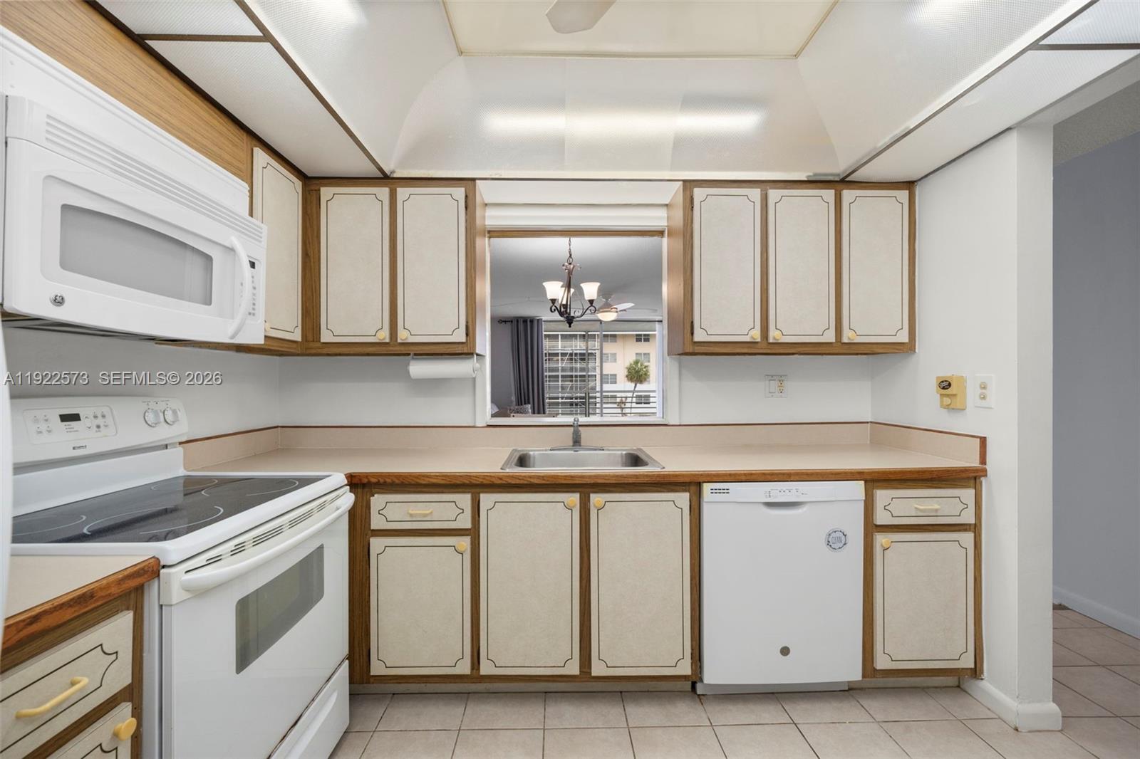 3551 NE 169th St #212 North Miami Beach, FL 33160