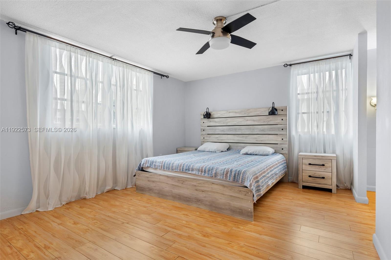 3551 NE 169th St #212 North Miami Beach, FL 33160