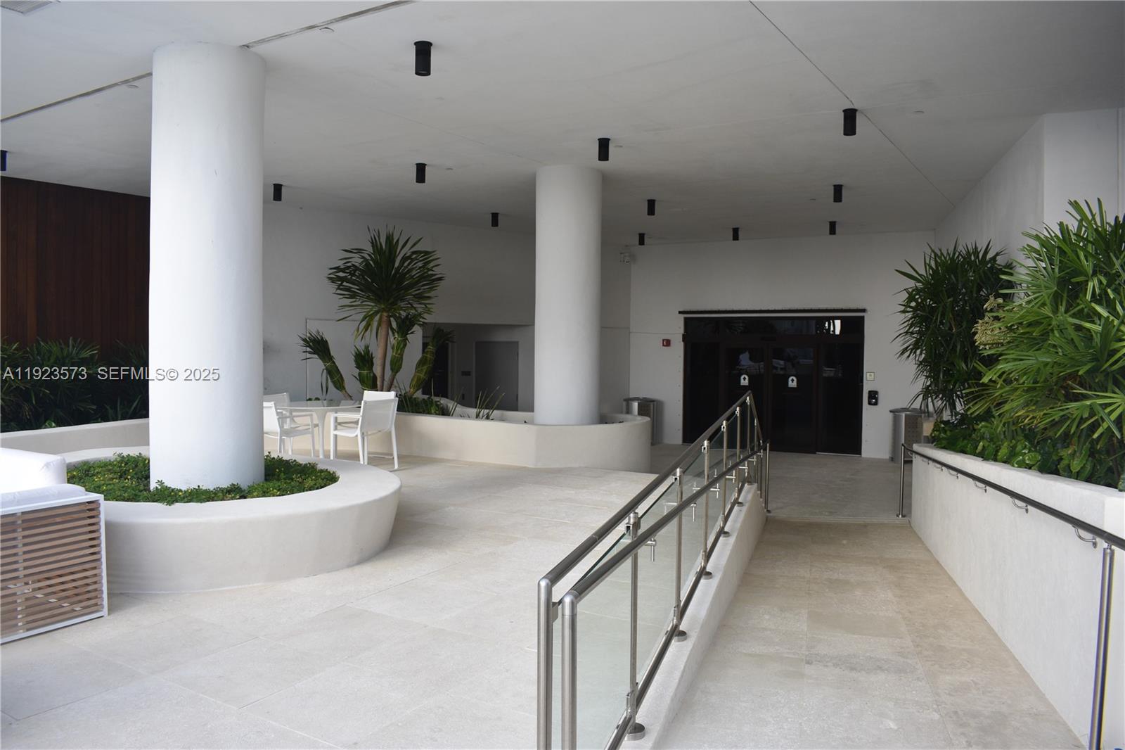 6365 Collins Ave #3804 Miami Beach, FL 33141