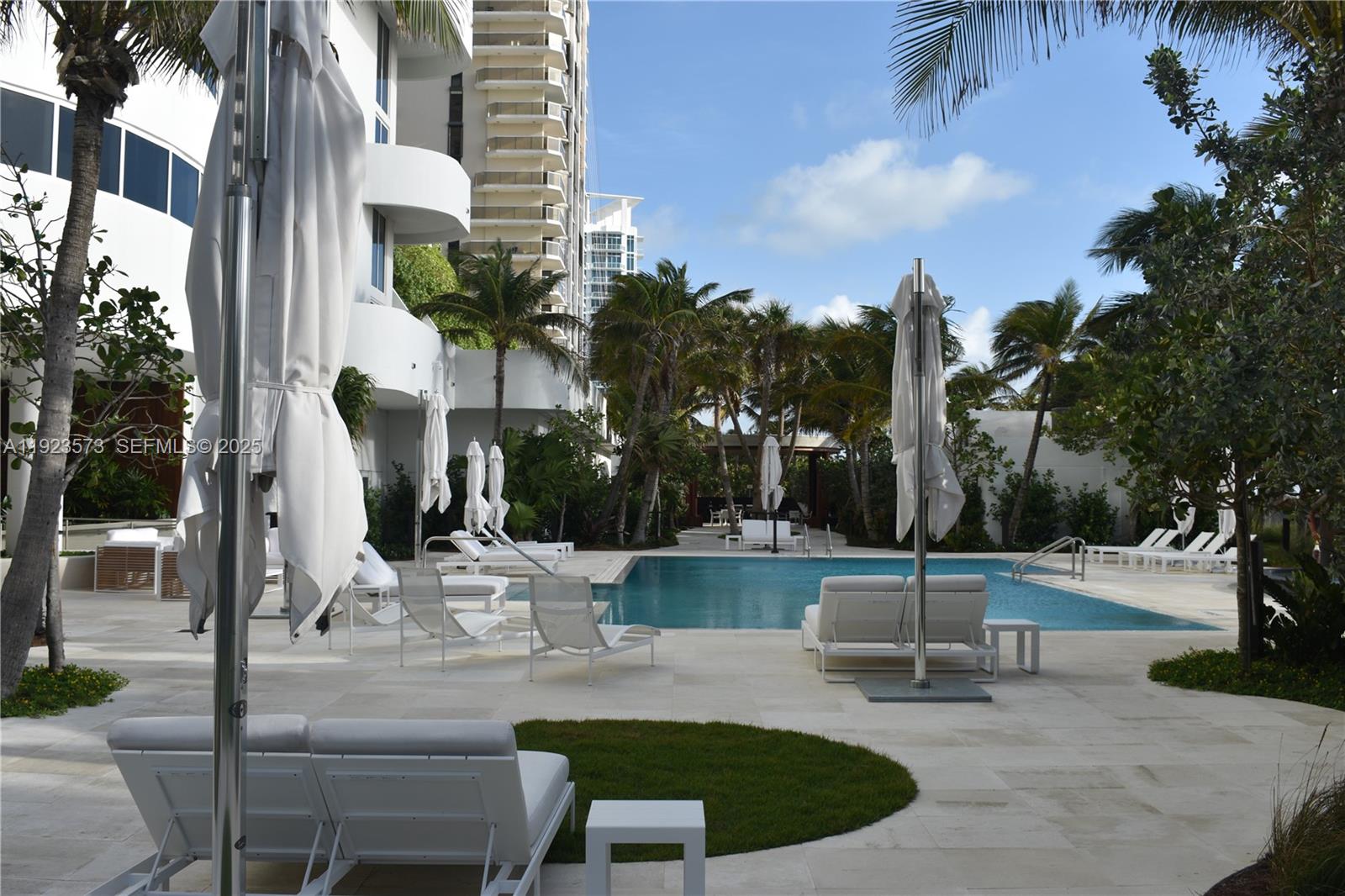 6365 Collins Ave #3804 Miami Beach, FL 33141