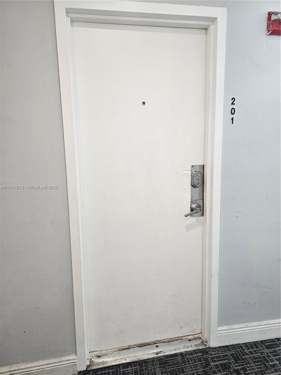 750 Collins Ave #201