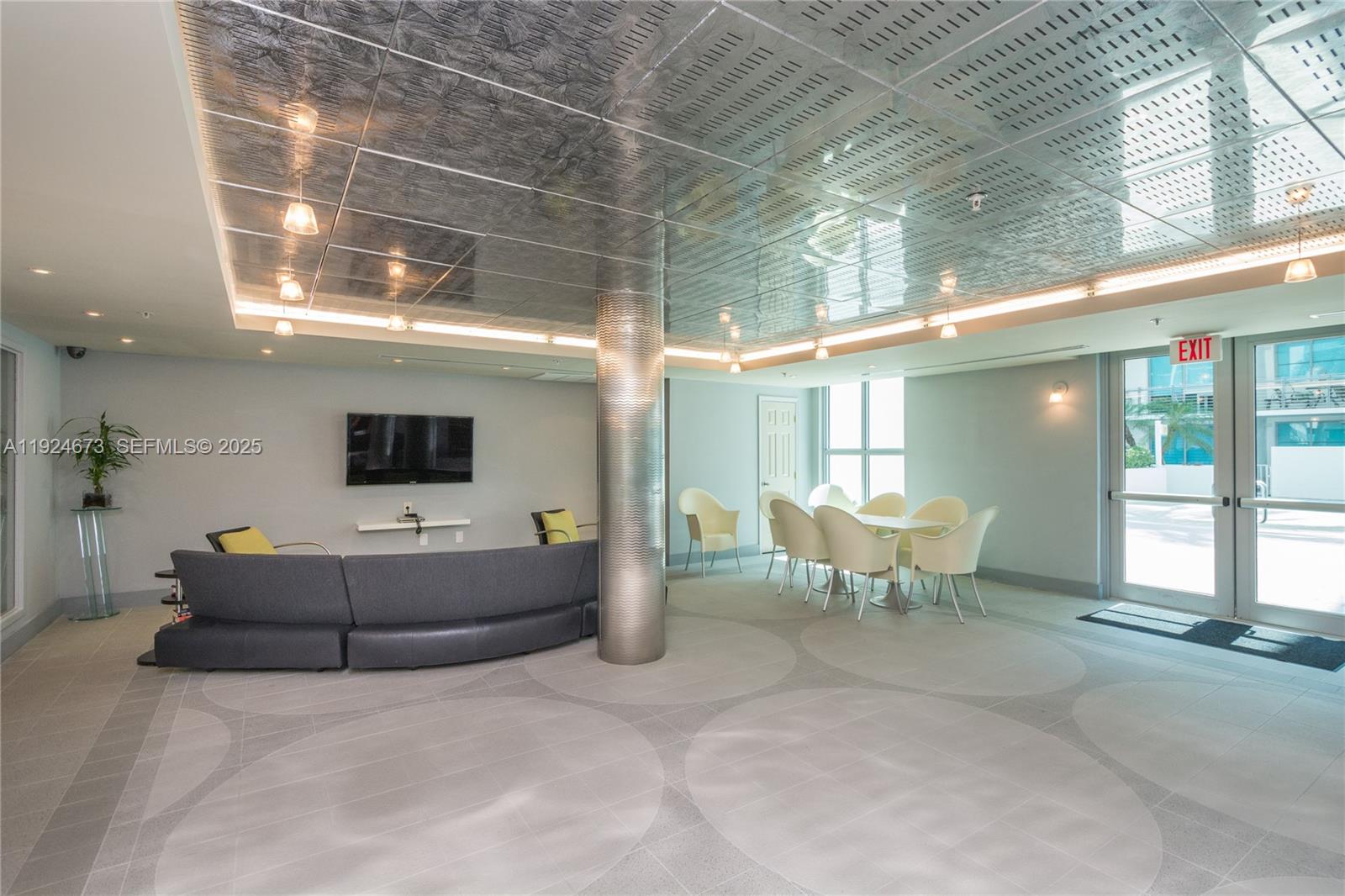 110 Washington Ave #1822 Miami Beach, FL 33139