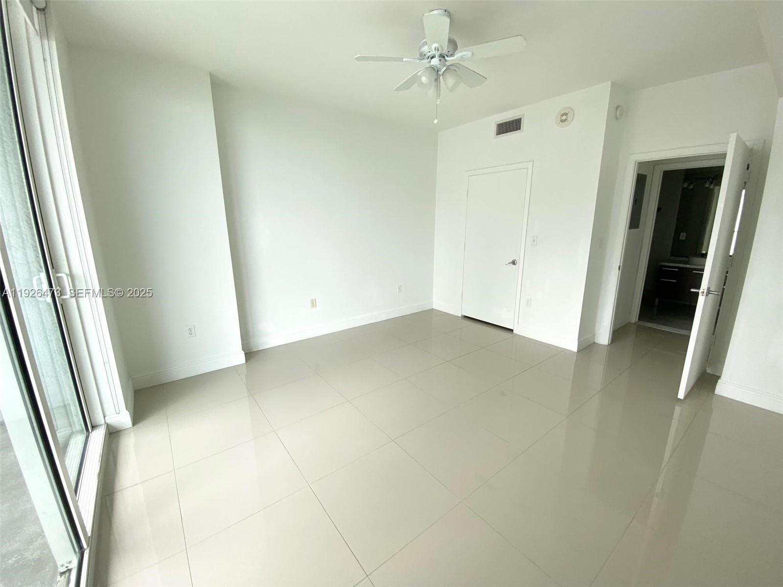 244 Biscayne Blvd #1605 Miami, FL 33132
