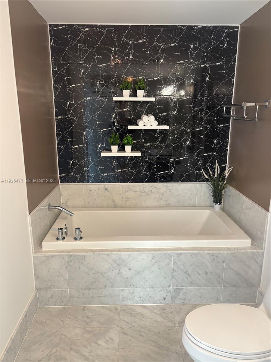 244 Biscayne Blvd #1605 Miami, FL 33132