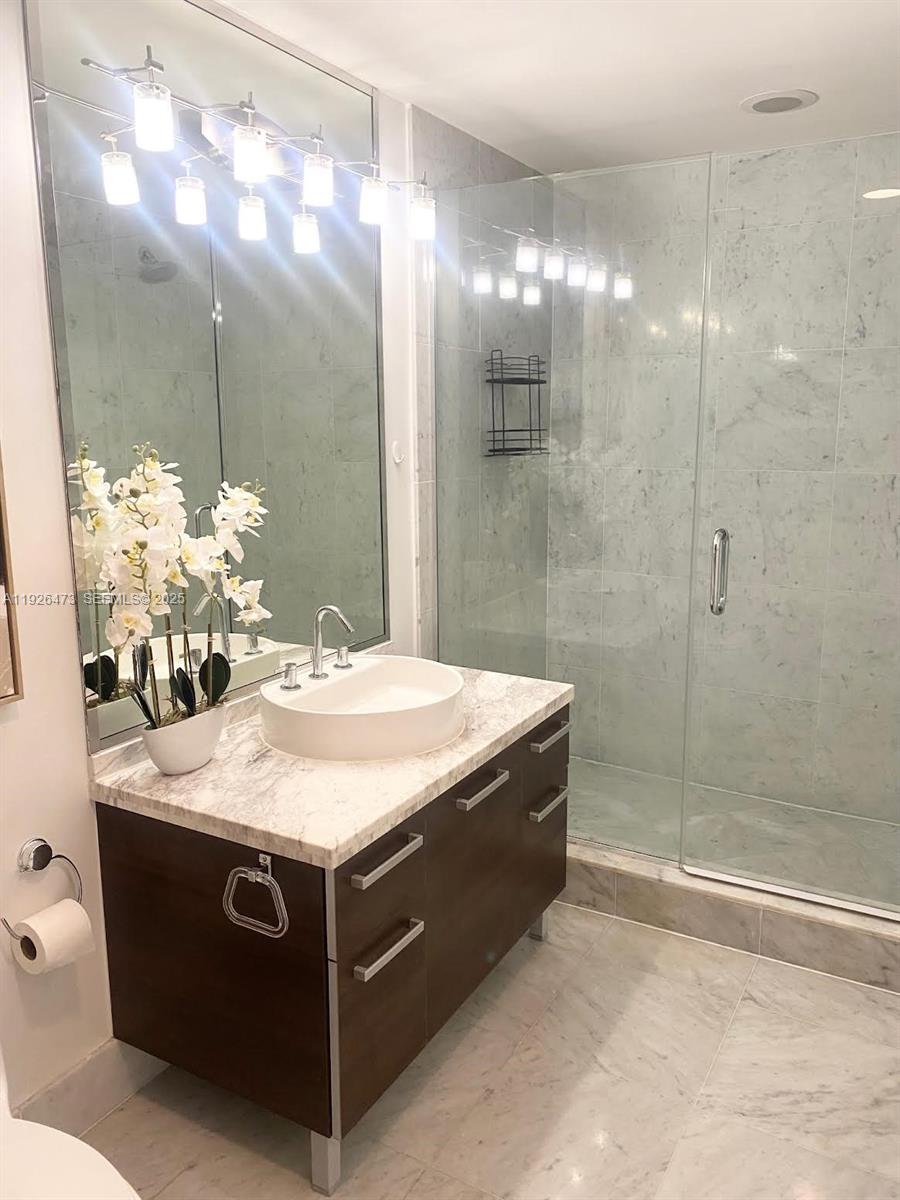 244 Biscayne Blvd #1605 Miami, FL 33132