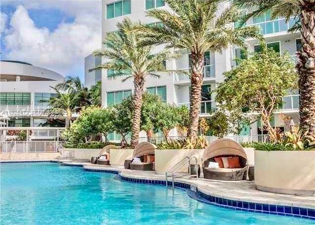 244 Biscayne Blvd #1605 Miami, FL 33132