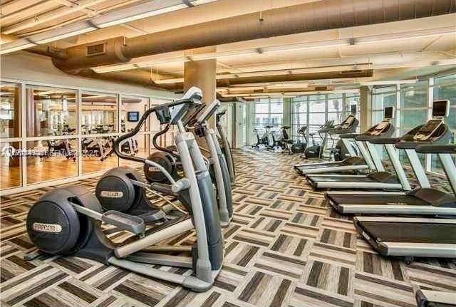 244 Biscayne Blvd #1605 Miami, FL 33132