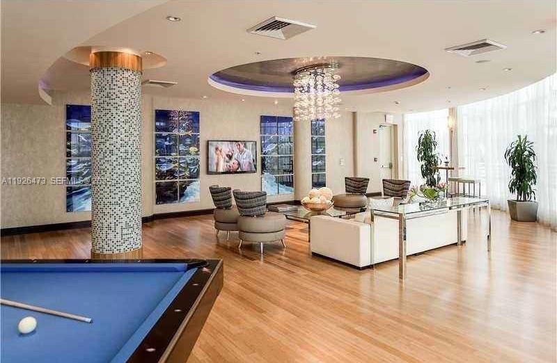 244 Biscayne Blvd #1605 Miami, FL 33132