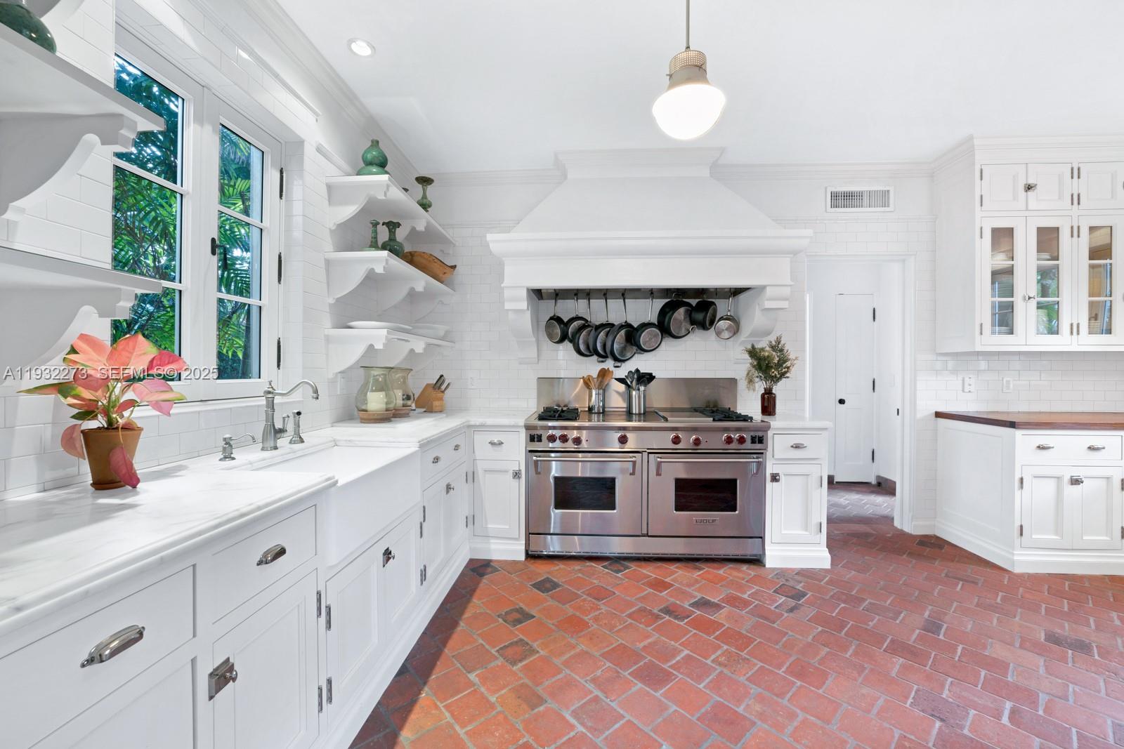 3467 N Moorings Way Miami, FL 33133