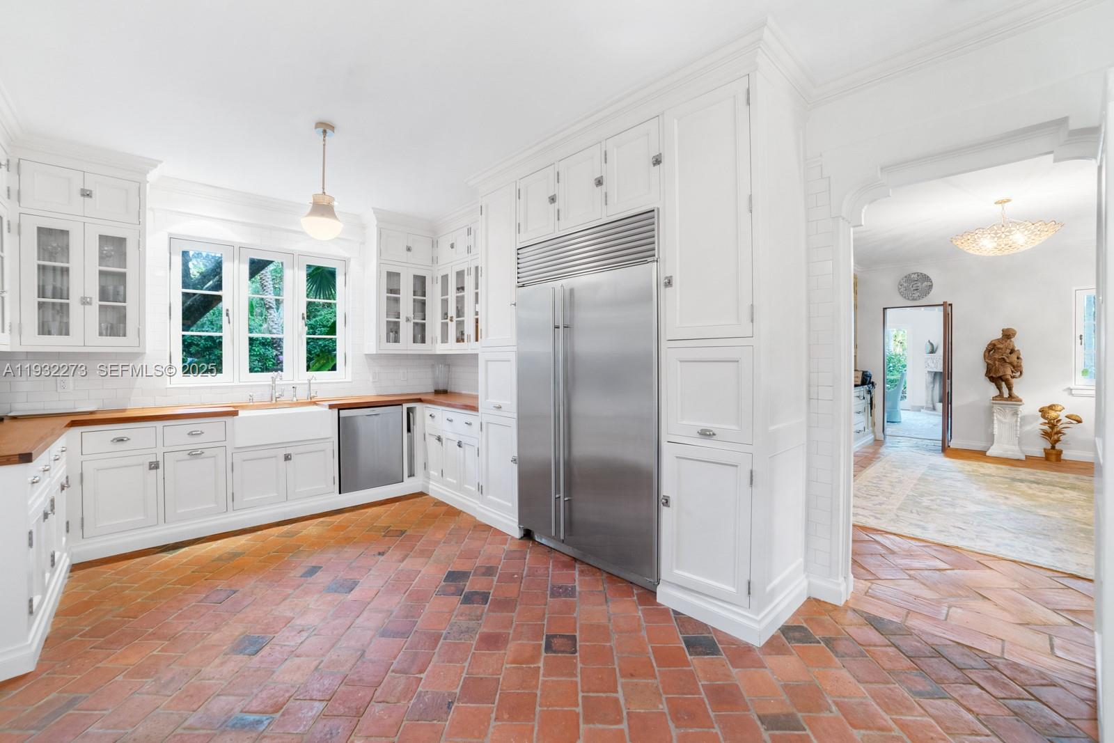 3467 N Moorings Way Miami, FL 33133