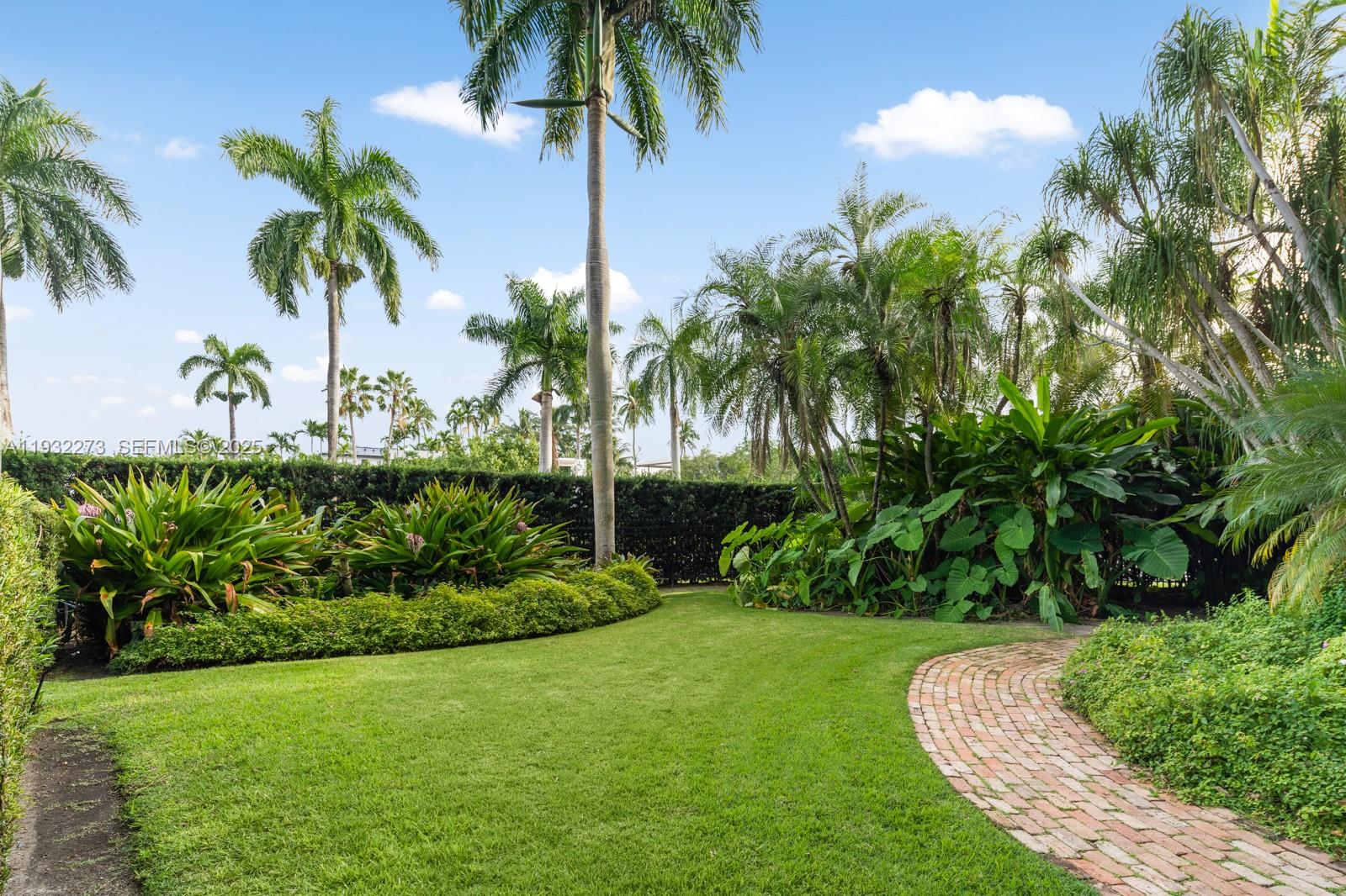 3467 N Moorings Way Miami, FL 33133