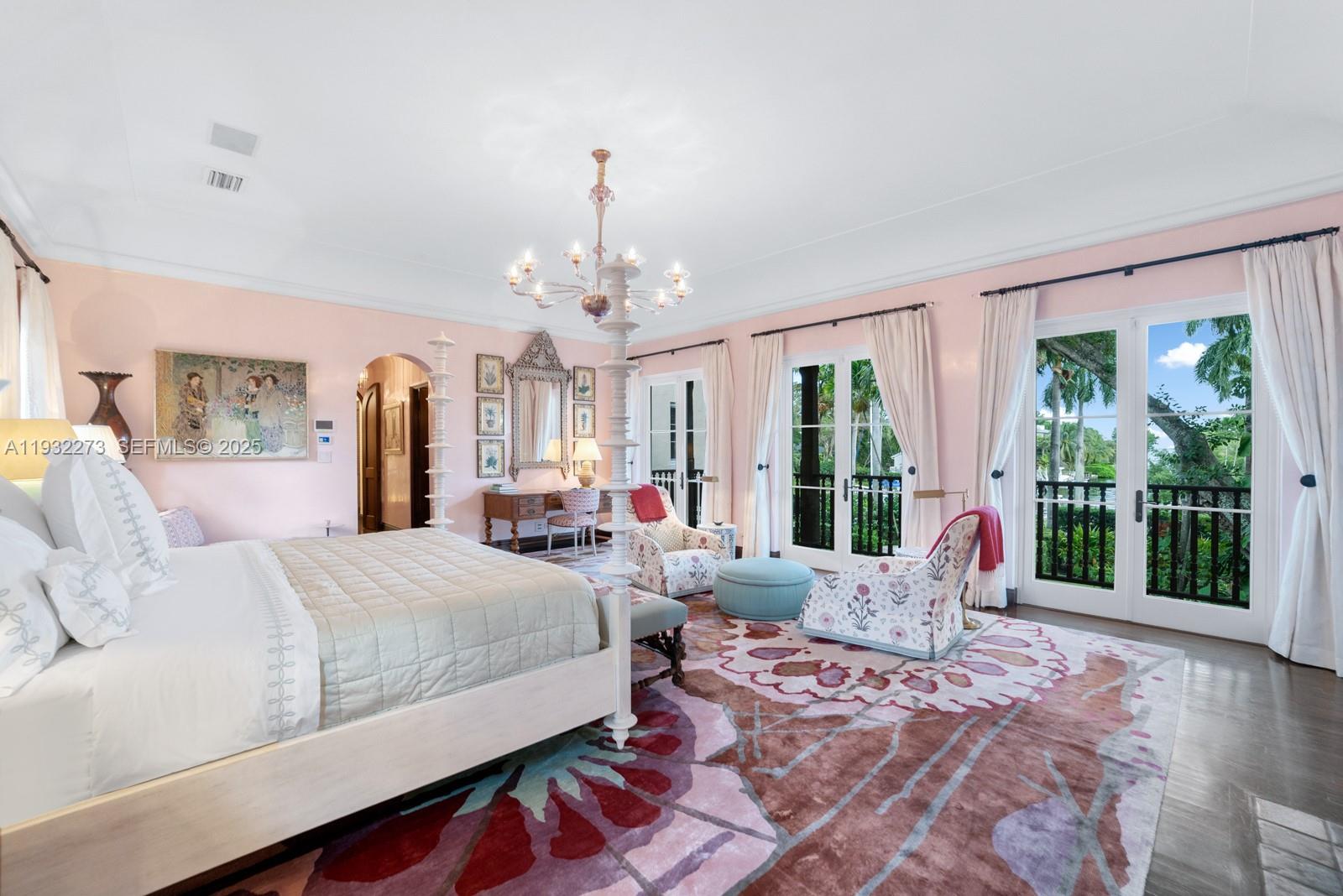 3467 N Moorings Way Miami, FL 33133