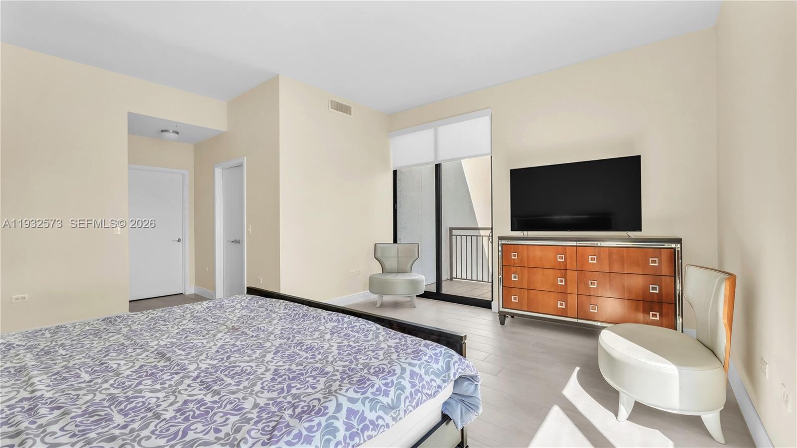 image Nine at Mary Brickell Village12