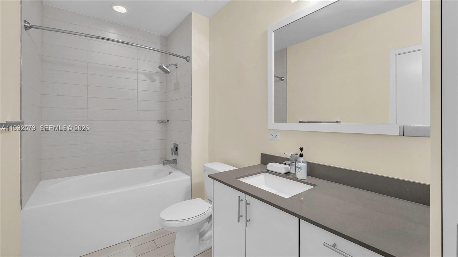 image Nine at Mary Brickell Village16