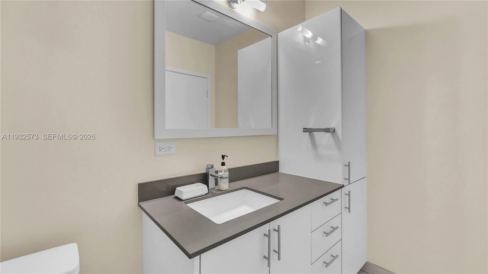 image Nine at Mary Brickell Village17