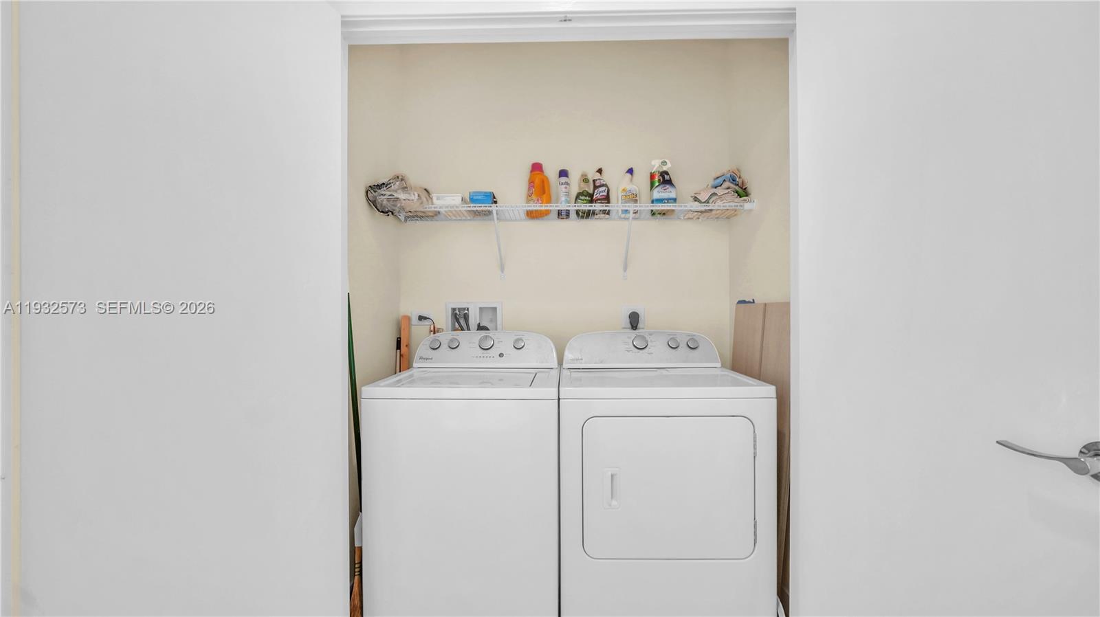 image Nine at Mary Brickell Village20