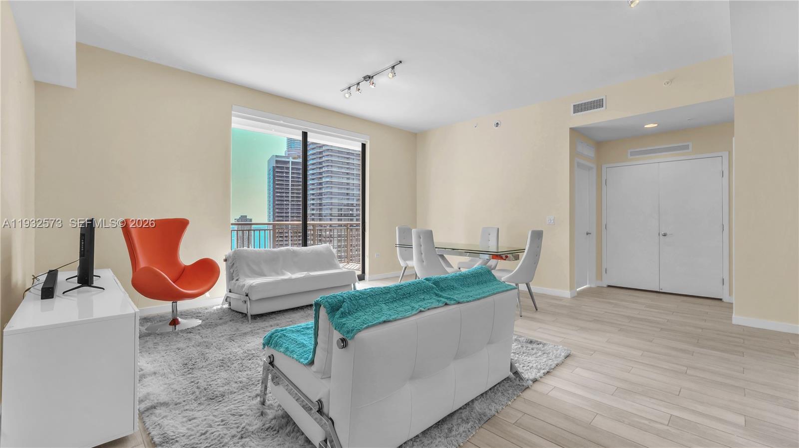 image Nine at Mary Brickell Village7