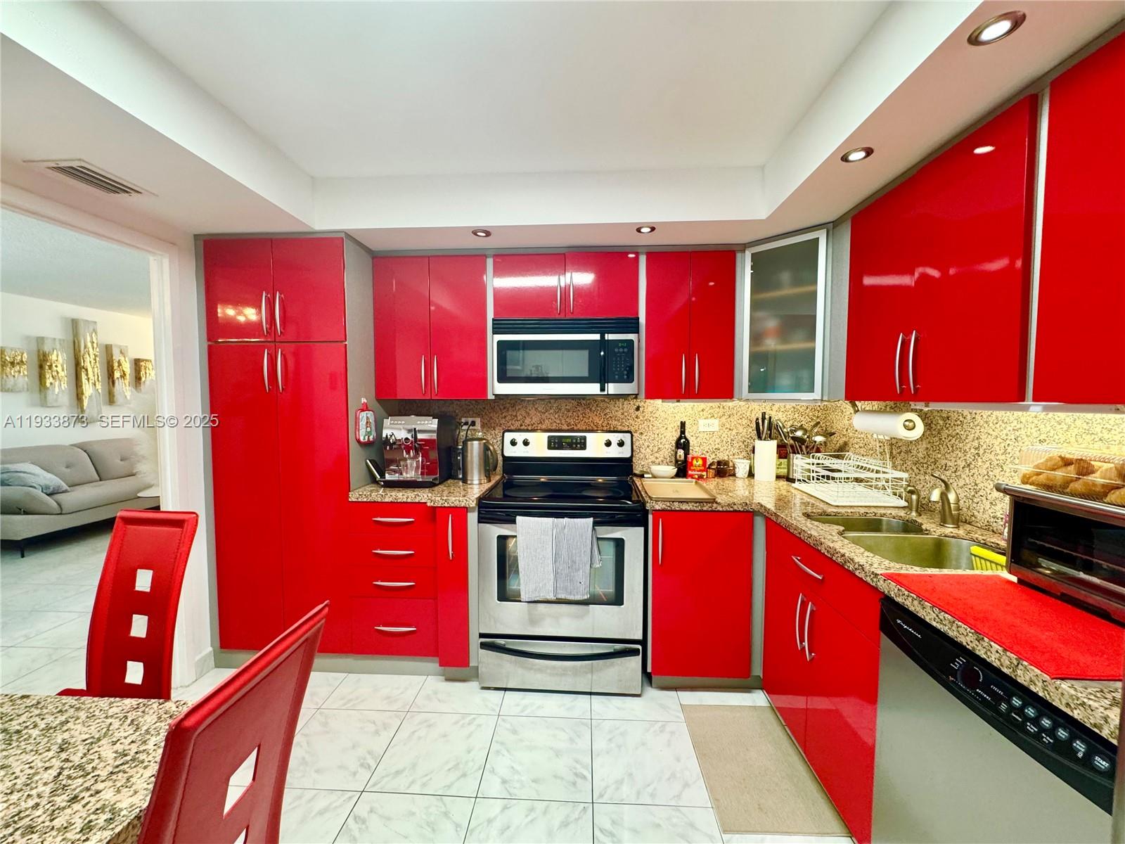 image Winston Towers 1005