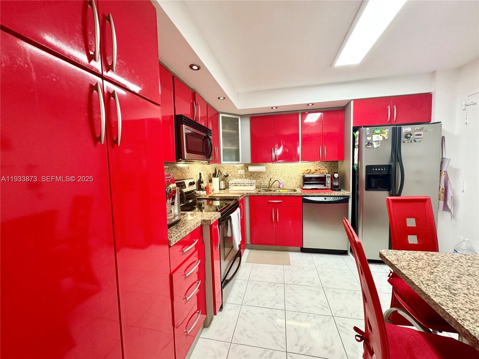 image Winston Towers 1006