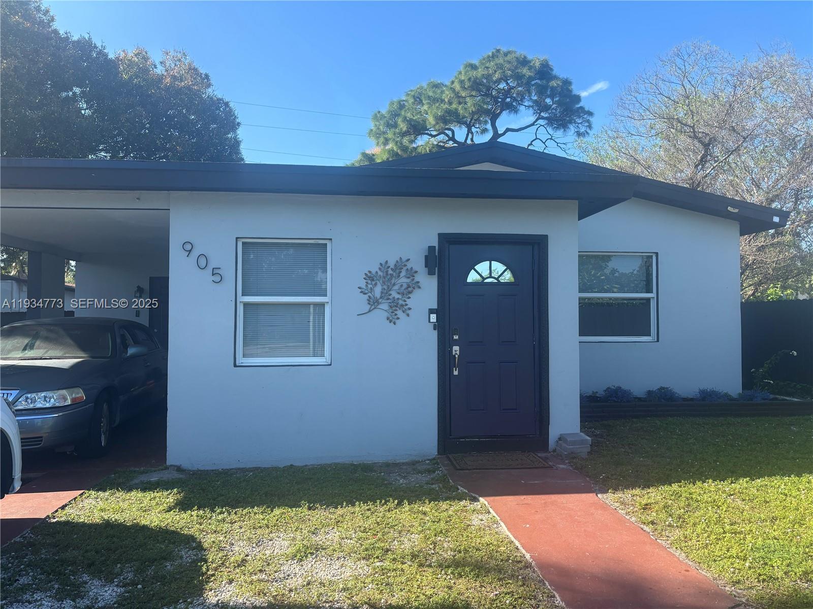 905 NW 24th Ave Fort Lauderdale, FL 33311